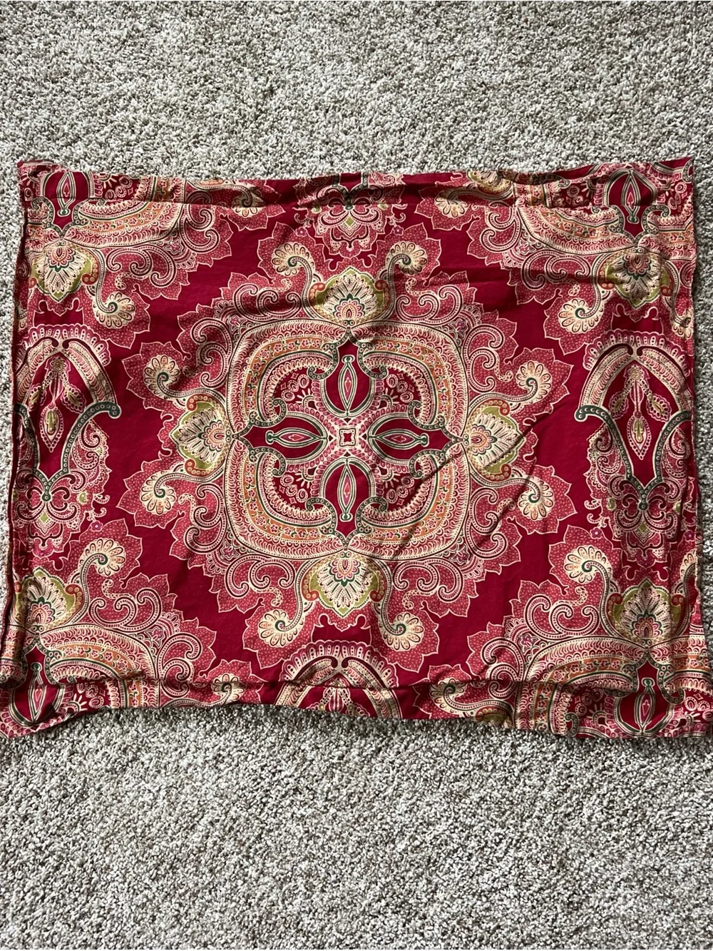 Pottery Barn Set of 2 Standard Pillow Shams Ainsley Medallion Paisley Red Cotton
